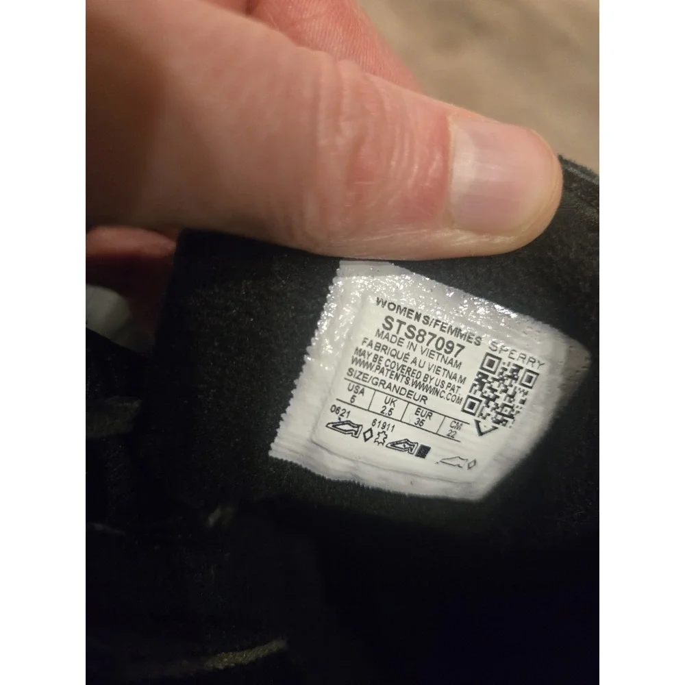 Sperry women black
